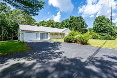 Exterior - 61 White Oak Trl, Centerville, MA 02632 photo 6 of 12