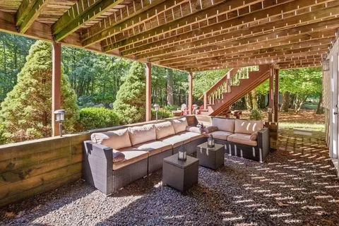 Exterior - 234 Hampton Rd, Sharon, MA 02067 photo 4 of 10