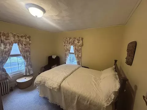 Bedroom - 142 Springfield St, Springfield, MA 01107 photo 3 of 3