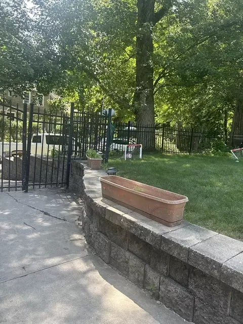 Exterior - 142 Springfield St, Springfield, MA 01107 photo 6 of 8