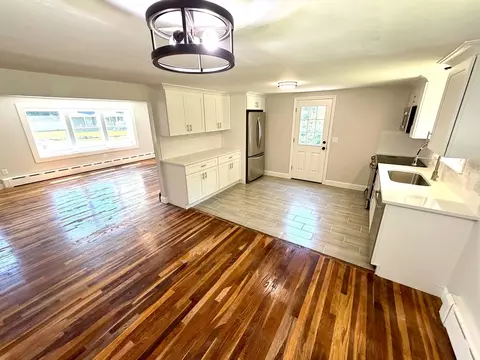 64 King St, Raynham, MA 02767 photo 4