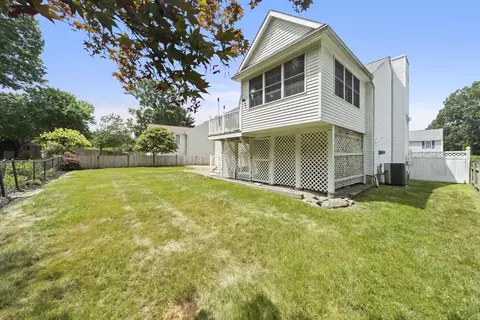 Exterior - 82 Vincent Cir, Worcester, MA 01604 photo 4 of 6