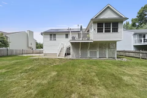 Exterior - 82 Vincent Cir, Worcester, MA 01604 photo 3 of 6