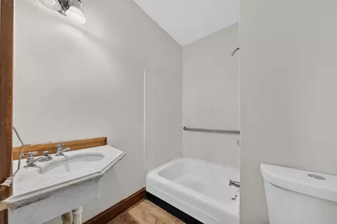 Bath - 533 Locust St #5, Fall River, MA 02720 photo 2 of 2