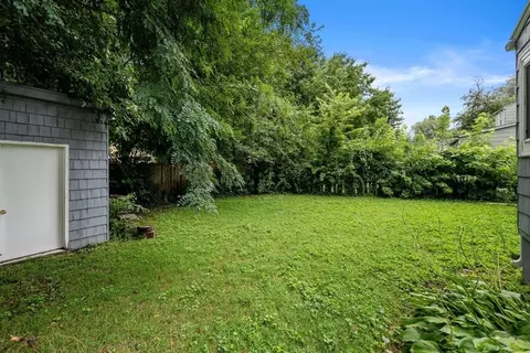 Exterior - 65 Burnside Ter, Springfield, MA 01118 photo 10 of 12