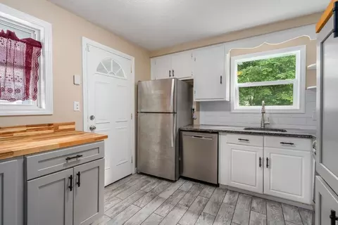 Kitchen - 65 Burnside Ter, Springfield, MA 01118 photo 1 of 4