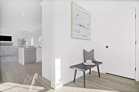 Entry Way - 20 Chartwell #48, Worcester, MA 01609 photo 2 of 4