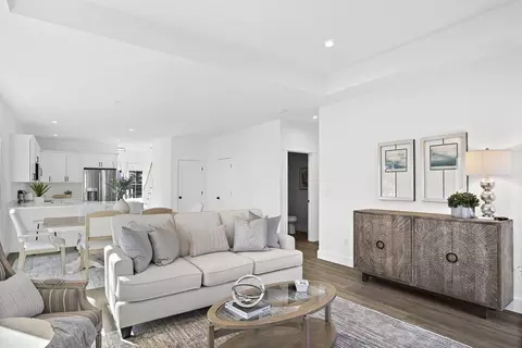 Living - 20 Chartwell #48, Worcester, MA 01609 photo 2 of 4
