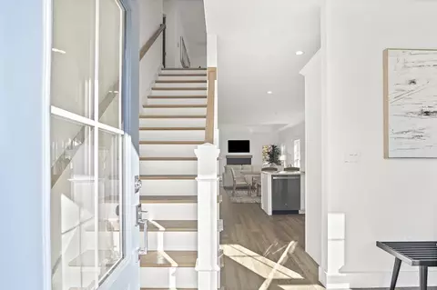 Entry Way - 20 Chartwell #48, Worcester, MA 01609 photo 1 of 4