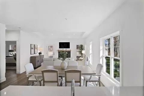 Dining - 20 Chartwell #48, Worcester, MA 01609 photo 1 of 1