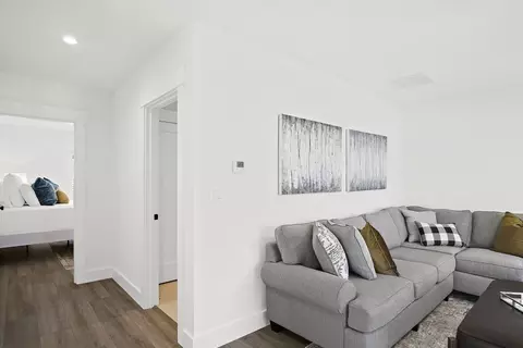 Entry Way - 20 Chartwell #48, Worcester, MA 01609 photo 3 of 4