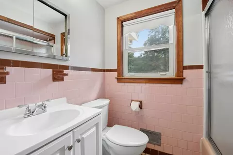 Bath - 129 Chickering Rd, Dedham, MA 02026 photo 1 of 2