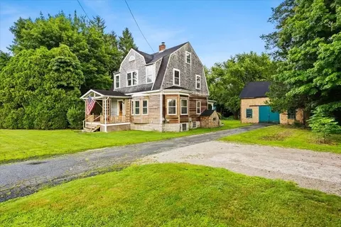 Exterior - 544 Main St, Acushnet, MA 02743 photo 5 of 10
