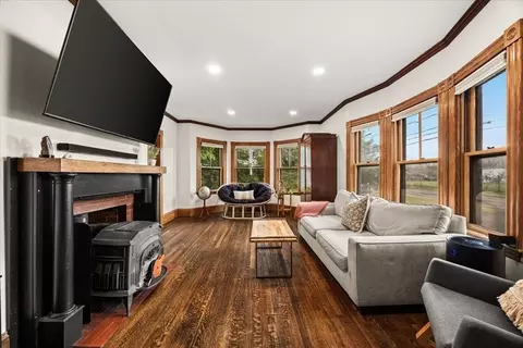 Living - 544 Main St, Acushnet, MA 02743 photo 1 of 3