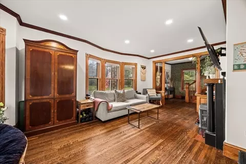 Living - 544 Main St, Acushnet, MA 02743 photo 2 of 3