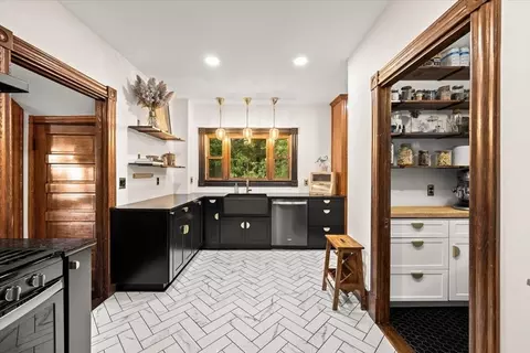 Kitchen - 544 Main St, Acushnet, MA 02743 photo 2 of 5