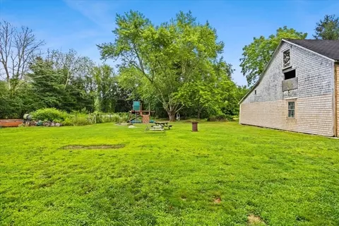Exterior - 544 Main St, Acushnet, MA 02743 photo 7 of 10