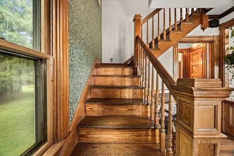 Entry Way - 544 Main St, Acushnet, MA 02743 photo 2 of 3