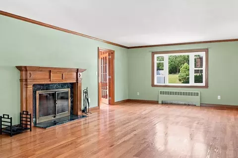 Living - 35 Swift Rd, Framingham, MA 01702 photo 3 of 11