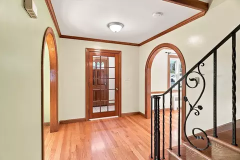 Entry Way - 35 Swift Rd, Framingham, MA 01702 photo 2 of 5