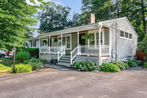104 Nichols St, Wilmington, MA 01887