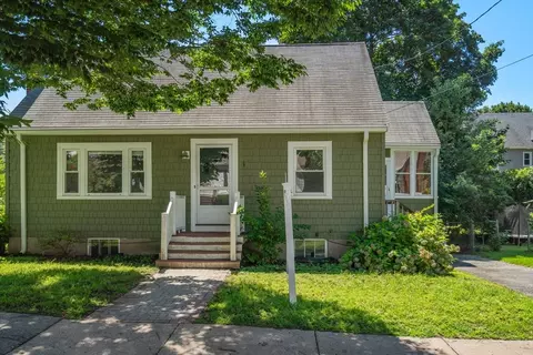 10 Emelia Ter, West Roxbury, MA 02132