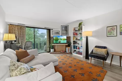 390 Broadway #54, Somerville, MA 02145