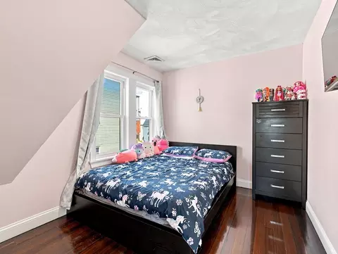 Bedroom - 69-71 Swan St, Everett, MA 02149 photo 7 of 8