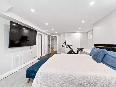 Bedroom - 69-71 Swan St, Everett, MA 02149 photo 3 of 8