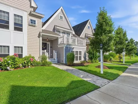 11 Estelle Way, Plymouth, MA 02360