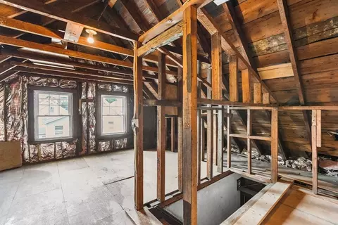 Entry Way - 27 Peirce Ave, Everett, MA 02149 photo 4 of 5