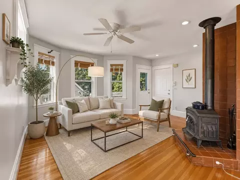 45-47 Chestnut St #3, Cambridge, MA 02139