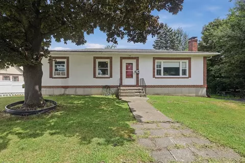16 Providence St, Fitchburg, MA 01420