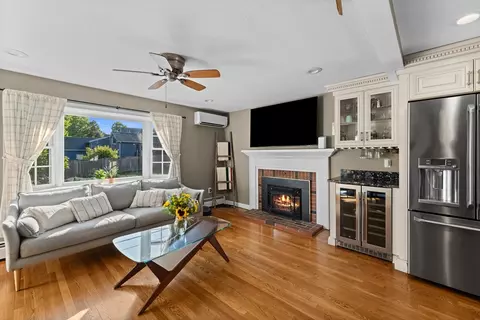 28 Lawrence St, Danvers, MA 01923 photo 7