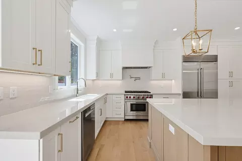 Kitchen - 10 Travis Rd, Natick, MA 01760 photo 4 of 4