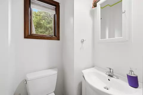 Bath - 59 Prospect St, Gardner, MA 01440 photo 3 of 6