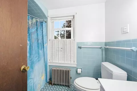 Bath - 59 Prospect St, Gardner, MA 01440 photo 2 of 6