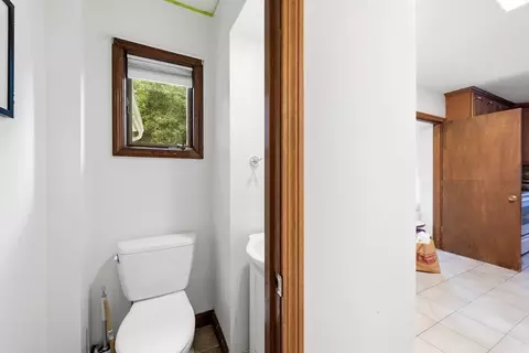 Entry Way - 59 Prospect St, Gardner, MA 01440 photo 3 of 3