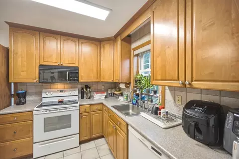 Kitchen - 59 Prospect St, Gardner, MA 01440 photo 1 of 2