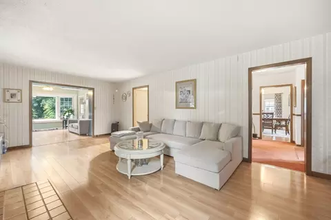 Living - 59 Prospect St, Gardner, MA 01440 photo 1 of 2