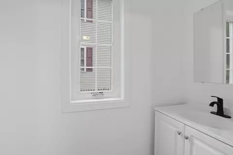 Bath - 47 Pine Hill Rd, Worcester, MA 01604 photo 2 of 2