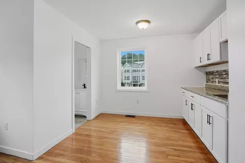 Entry Way - 47 Pine Hill Rd, Worcester, MA 01604 photo 3 of 3