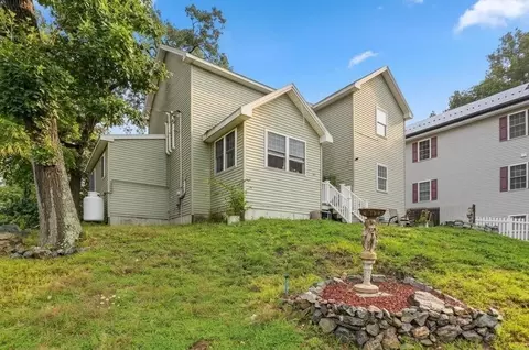 Exterior - 47 Pine Hill Rd, Worcester, MA 01604 photo 3 of 4