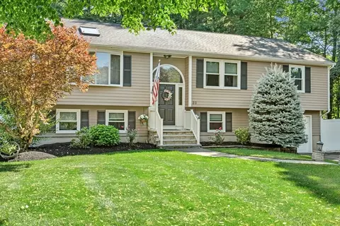 23 Dorchester St, Wilmington, MA 01887