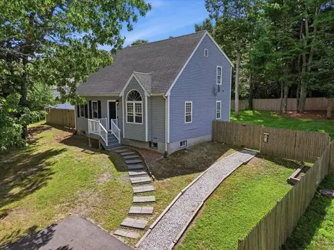 51 Avenue A St, Wareham, MA 02571 photo 2