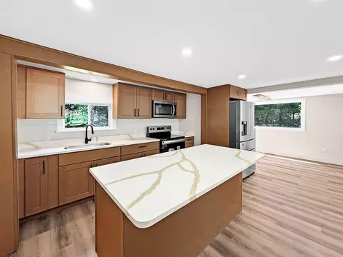 89 Goodale St, Haverhill, MA 01830