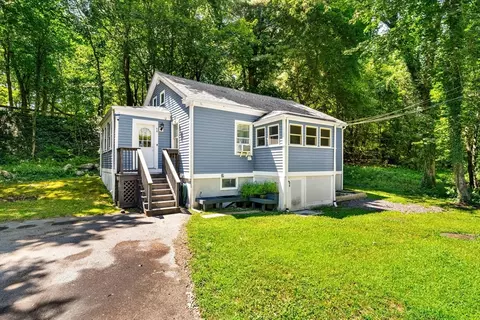 48 Valley Rd, Lexington, MA 02421