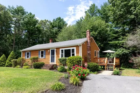 71 Lake St, Pembroke, MA 02359