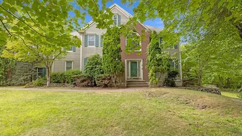 6 Eastbrook Farm Ln, Southborough, MA 01772