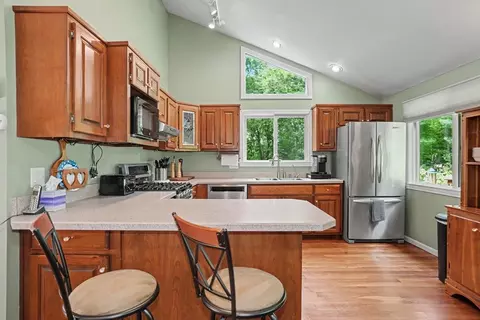 Kitchen - 7 Daniels Rd, Mendon, MA 01756 photo 1 of 3